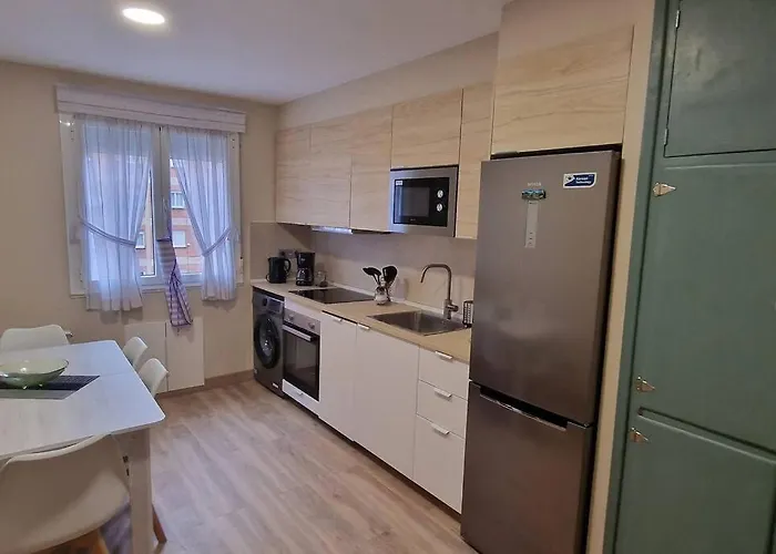 - A Dos Pasos De La Playa - 3 Hab - 2 Banos Апартаменти Хіхон